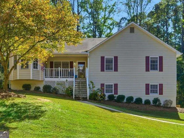 98 Davis Ct, Hiram, GA 30141