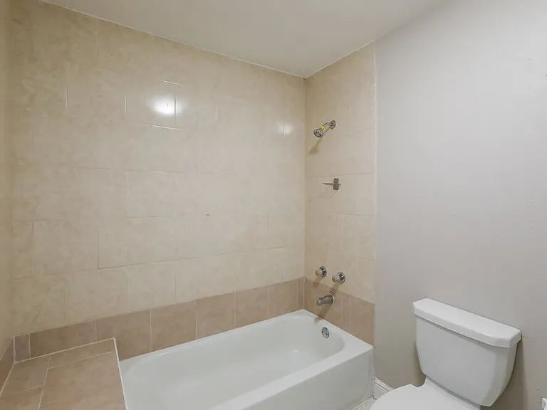 13620 Monroe St — Photo 11