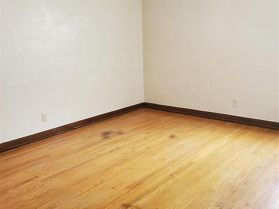 5th image of 5228 Oleatha Ave