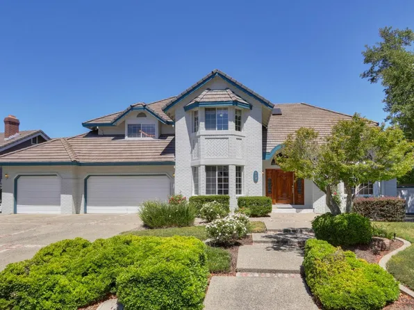 819 Cobble Cove Ln, Sacramento, CA 95831