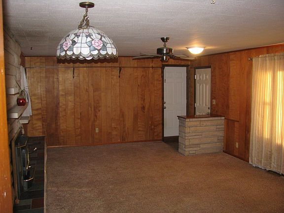 Family / Dining Room - New Carpet