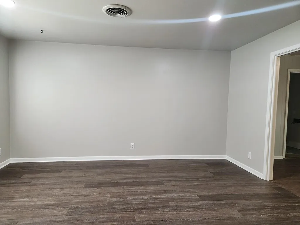 4 bed, 2.0 bath, 1881 sqft, $2,300 — Photo 3