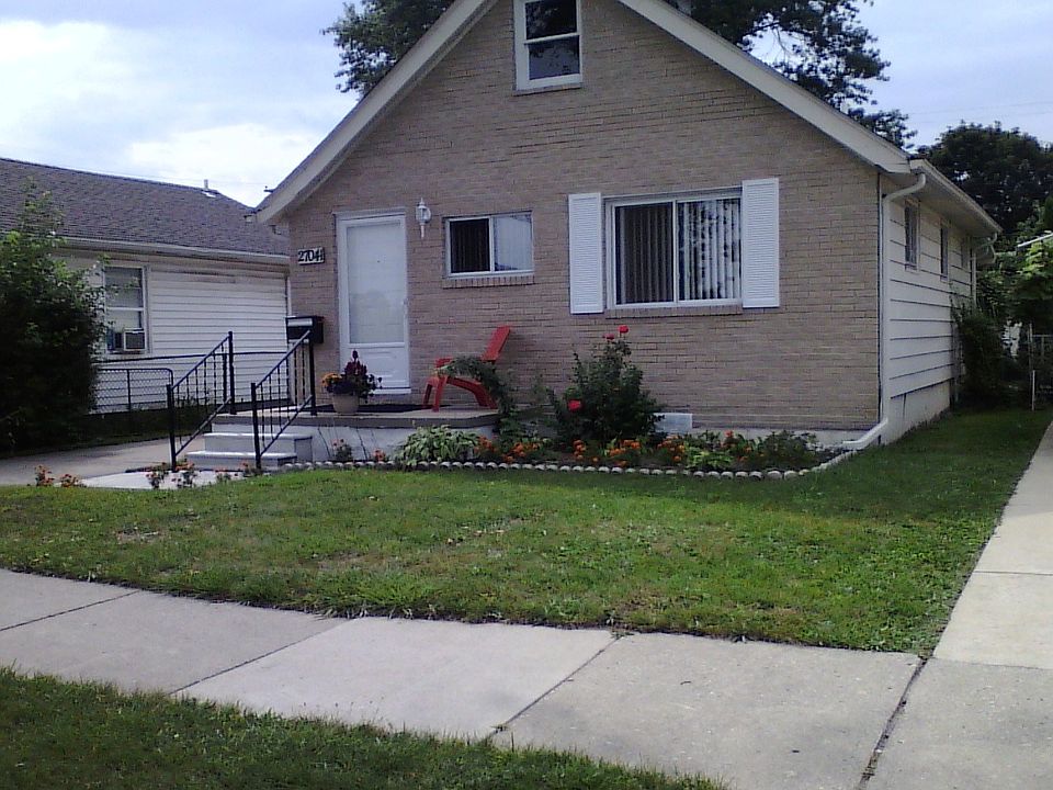 1st image of 27041 Brush St