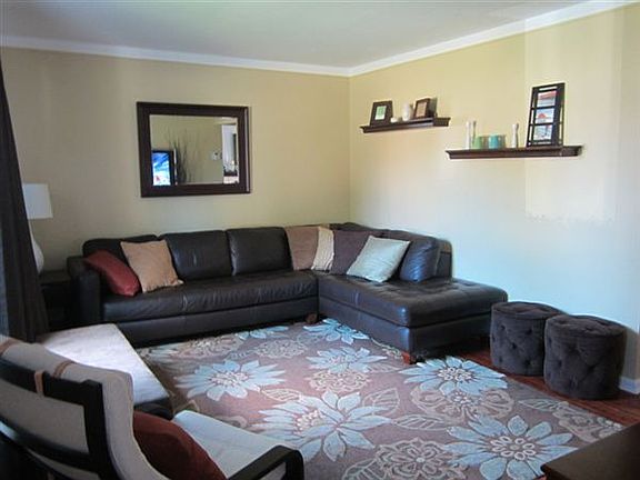 2nd image of 9020 Pere Ave