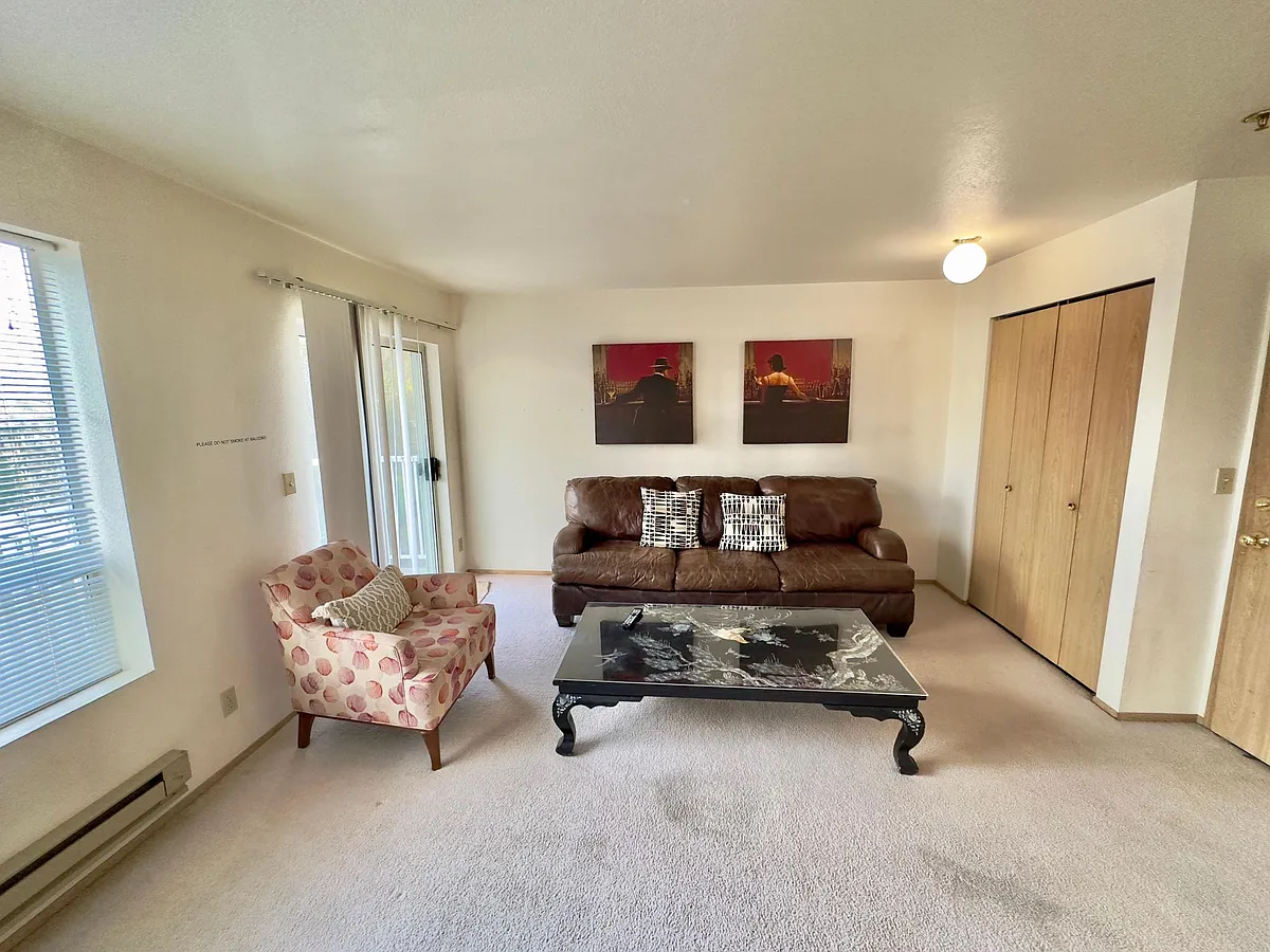 Building Photo - 4727 Ravenna Ave NE #302