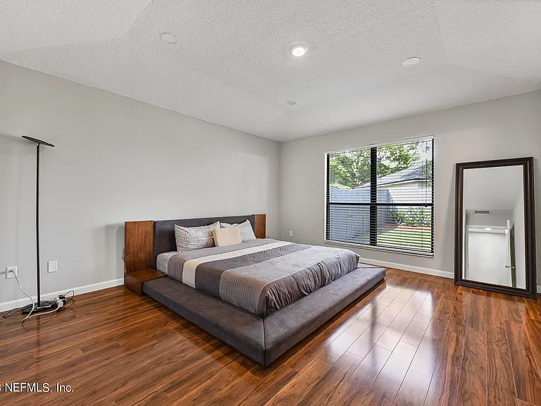 9126 Trevi Cir W — Photo 17