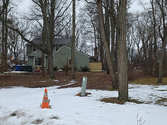 2nd image of 15 Dunham Ln