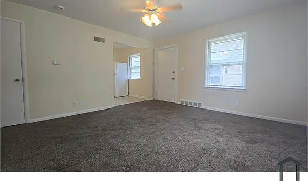 2213 Logan St #4L — Photo 2