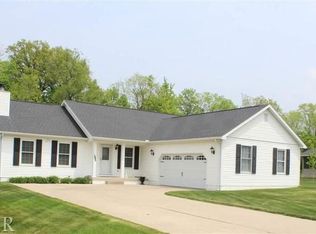 9530 Delta Cir, Bloomington, IL 61705