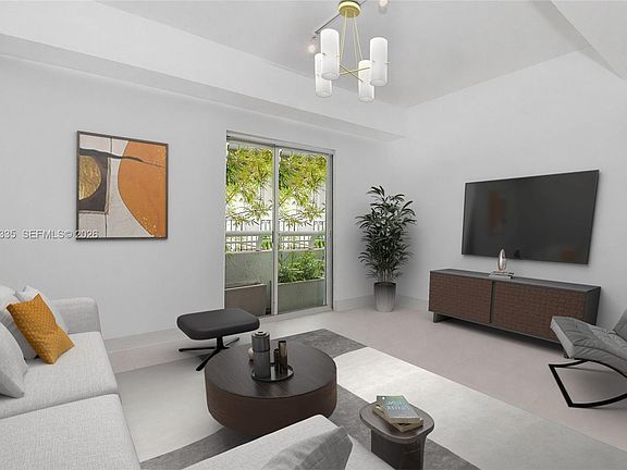4th image of 945 Jefferson Ave #103