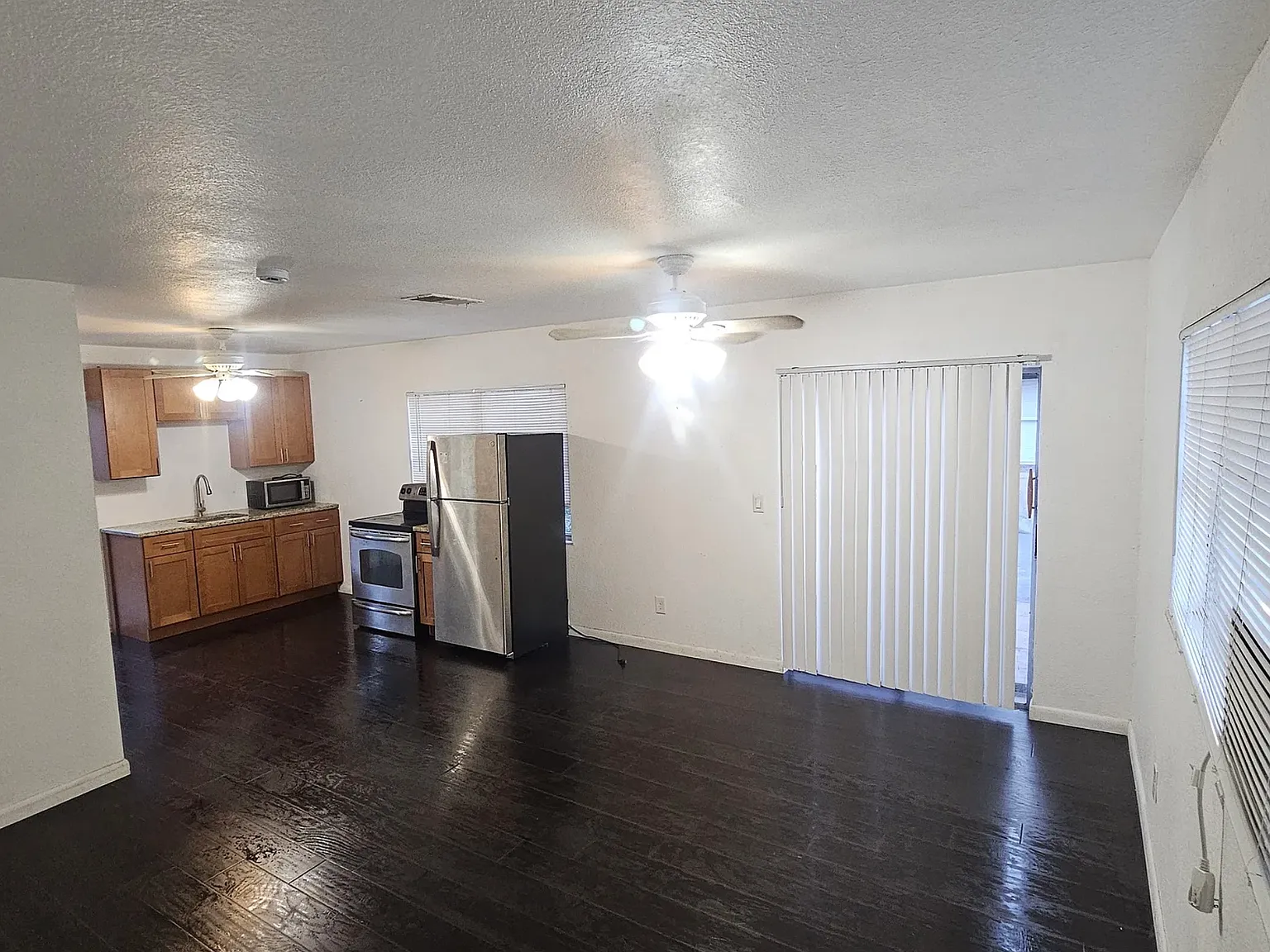 1 bed, 400 sqft, $1,250 — Photo 1