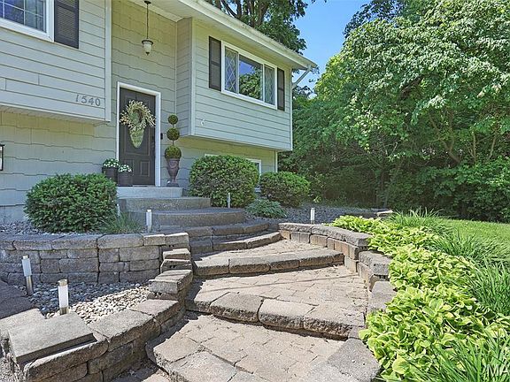 3rd image of 1540 Weber Dr