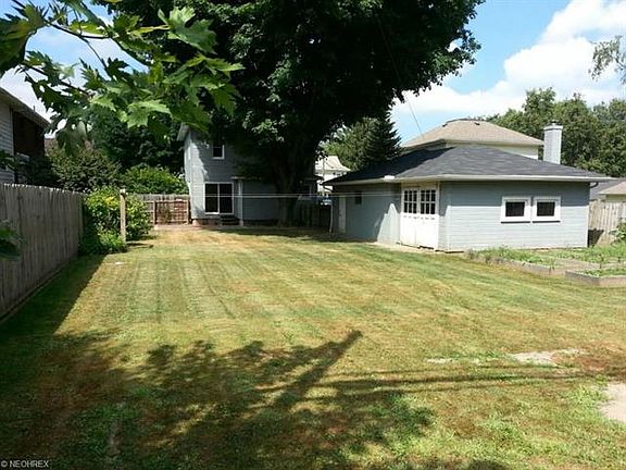 3rd image of 522 S Vine St