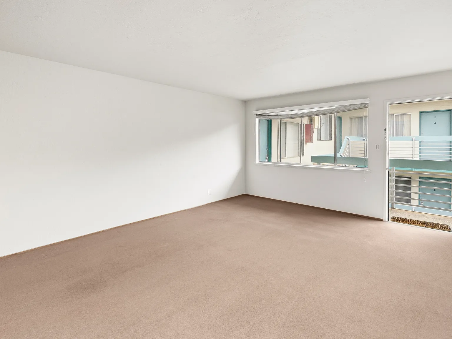 1 bed, 654 sqft, $2,995 — Photo 1