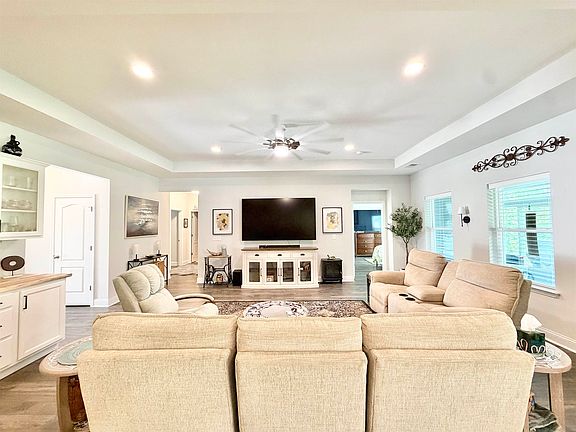 5th image of 387 Dunbarton Ln.