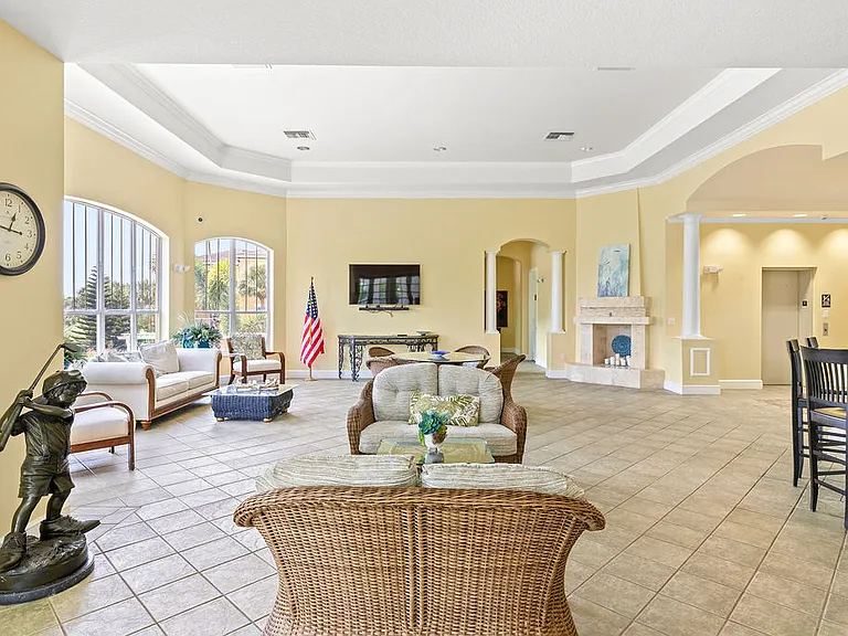 5060 Fairways Cir #F101 — Photo 32