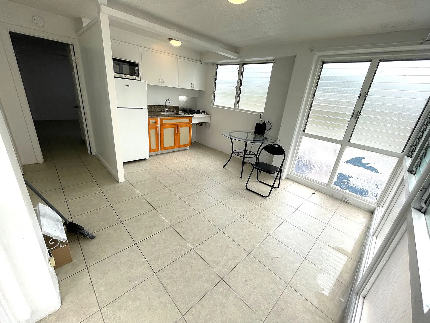 2107 Ala Wai Blvd — Photo 2