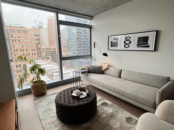 2nd image of 1420 S Wabash Ave #507