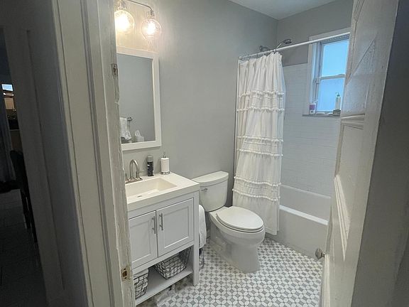 4th image of 149 Claremont Ave Floor 1