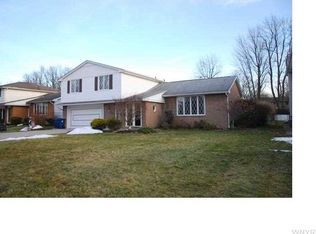 88 Cherrywood Dr, Williamsville, NY