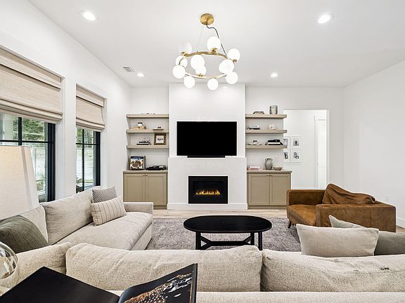 3rd image of 264 Eden Dr