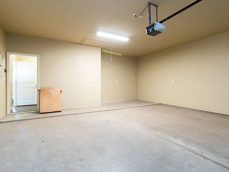9635 Mossberg St — Photo 24