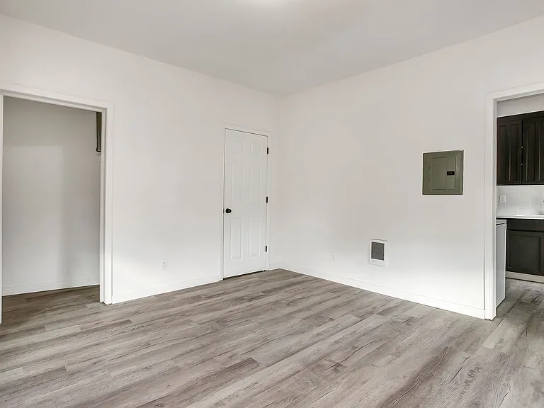 450 SE 5th Ave — Photo 10