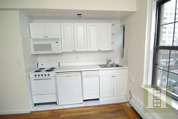 Rented by Halstead Real Estate | media 16