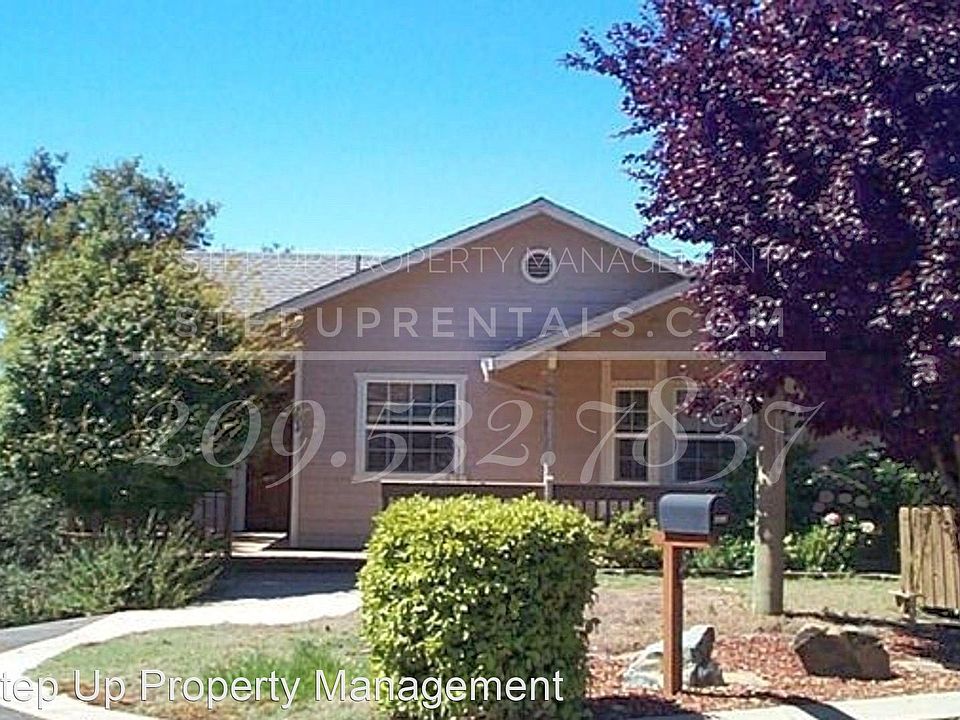 2nd image of 203 Arbona Cir S