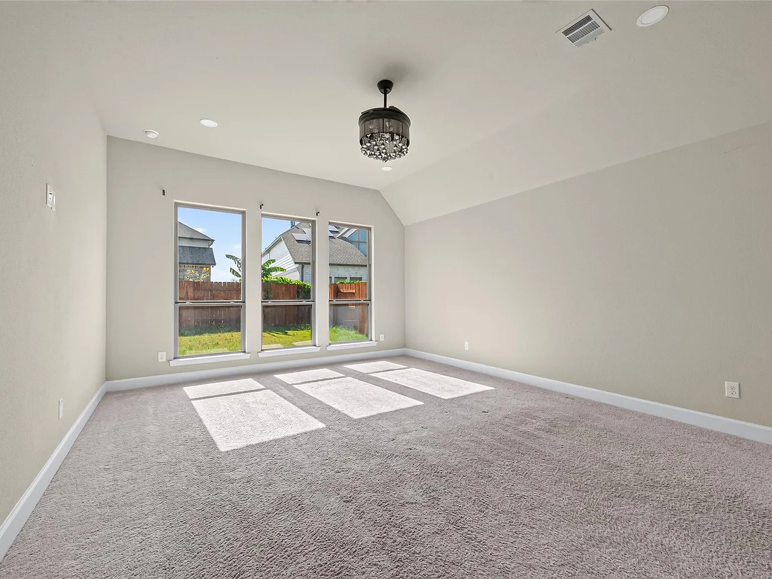 4 bed, 3.0 bath, 3007 sqft, $3,600 — Photo 3