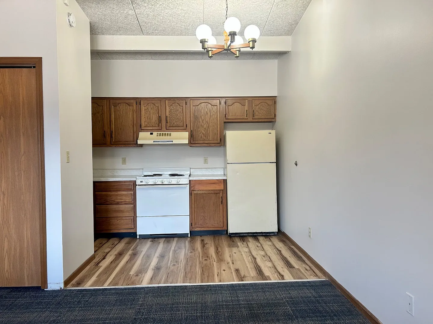 1025 S 5Th St — Photo 2