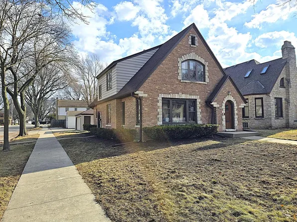 5601 W Brooklyn Pl, Milwaukee, WI 53216