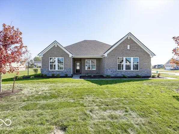 9227 Brookview Ave, McCordsville, IN 46055