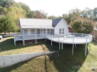 102 Charleston Pl #10, Bryson City, NC 28713