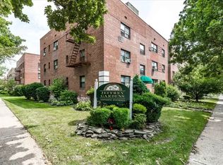 216-11 48th Ave APT 3A, Oakland Gardens, NY 11364