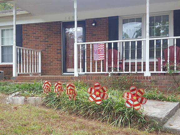 3rd image of 1695 Mulberry Cir
