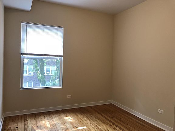5th image of 6973 N Greenview Ave APT 2N