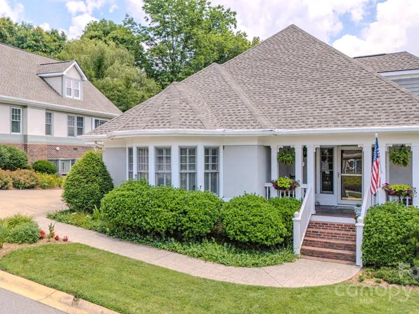 8 Creekside Way, Asheville, NC 28804