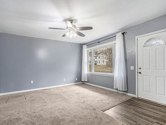 3rd image of 85 Gardenia St