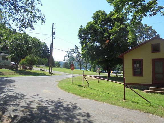 5th image of 102 Minda Ave