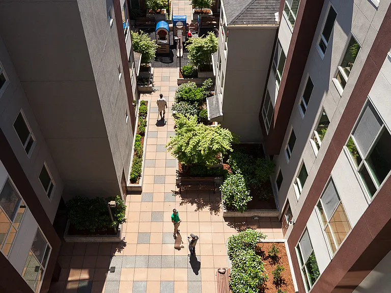 Cascade Court Apartments — Photo 11