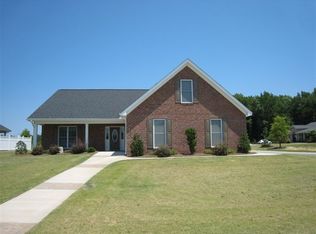 409 Mary Lee Ct, Winterville, NC 28590