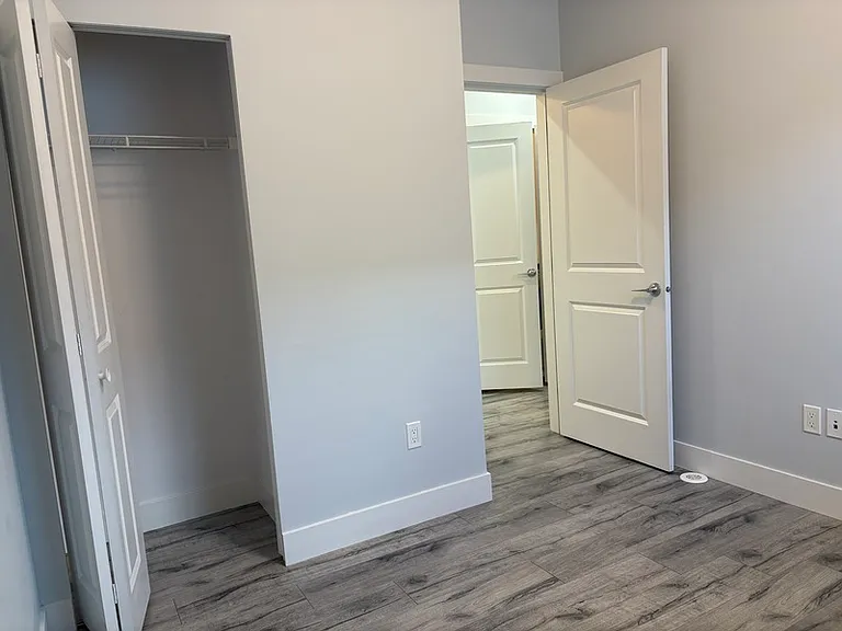 1025 Stockwell Ave #3 — Photo 5