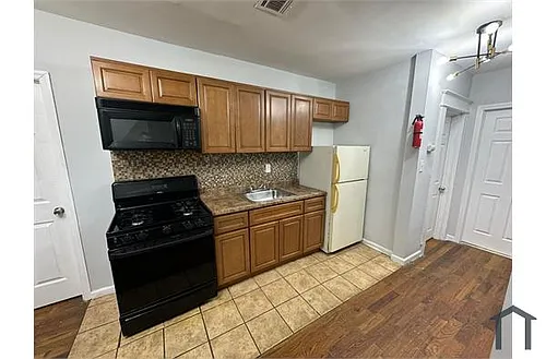 12 Treacy Ave #3 Photo 1