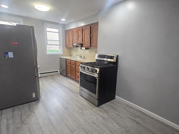 4th image of 1301 27th St Floor 1