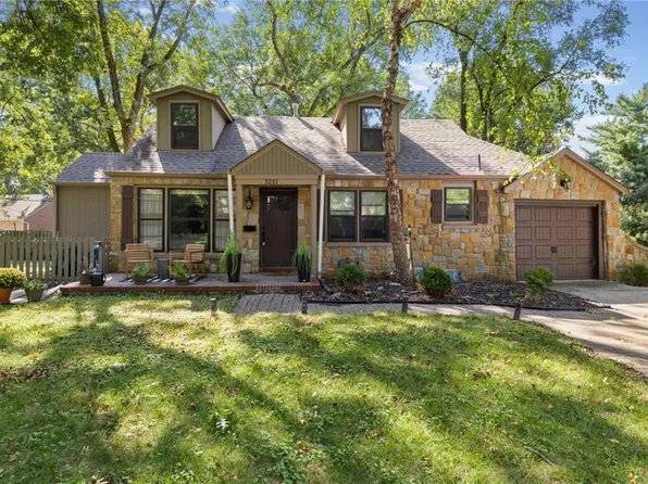 3231 Somerset Dr, Prairie Village, KS 66206