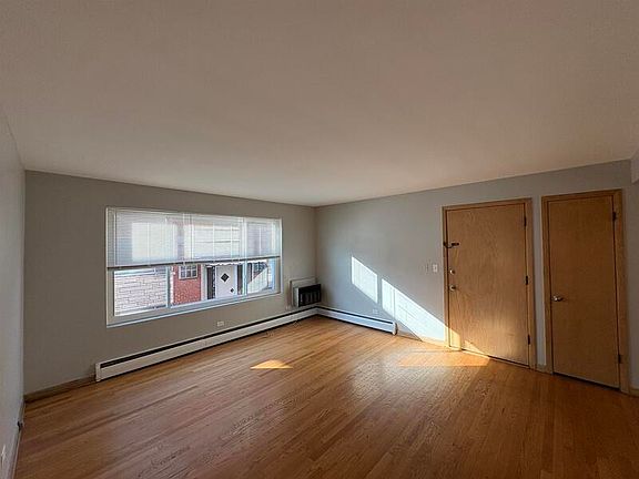 3rd image of 6788 N Sauganash Ave #1A