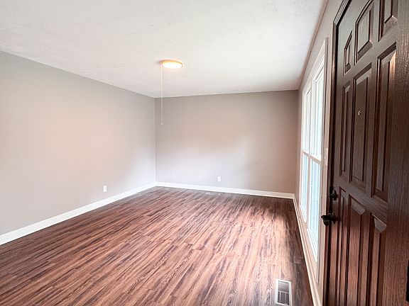 3rd image of 3632 Mayflower Dr