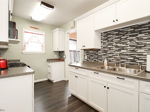 3rd image of 4510 W 42nd St