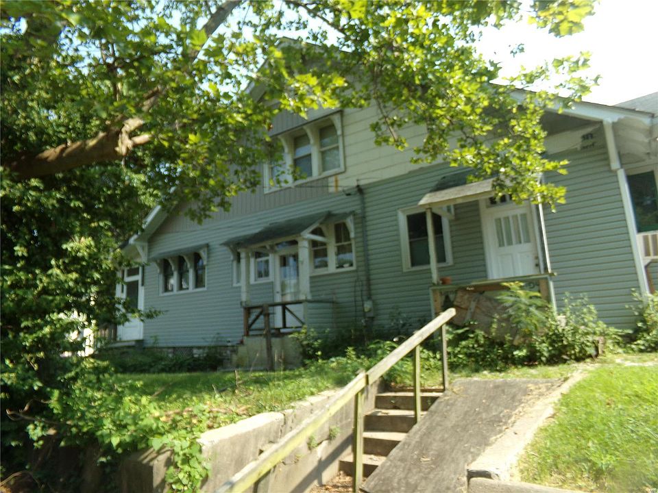 2nd image of 1024 Diamond St
